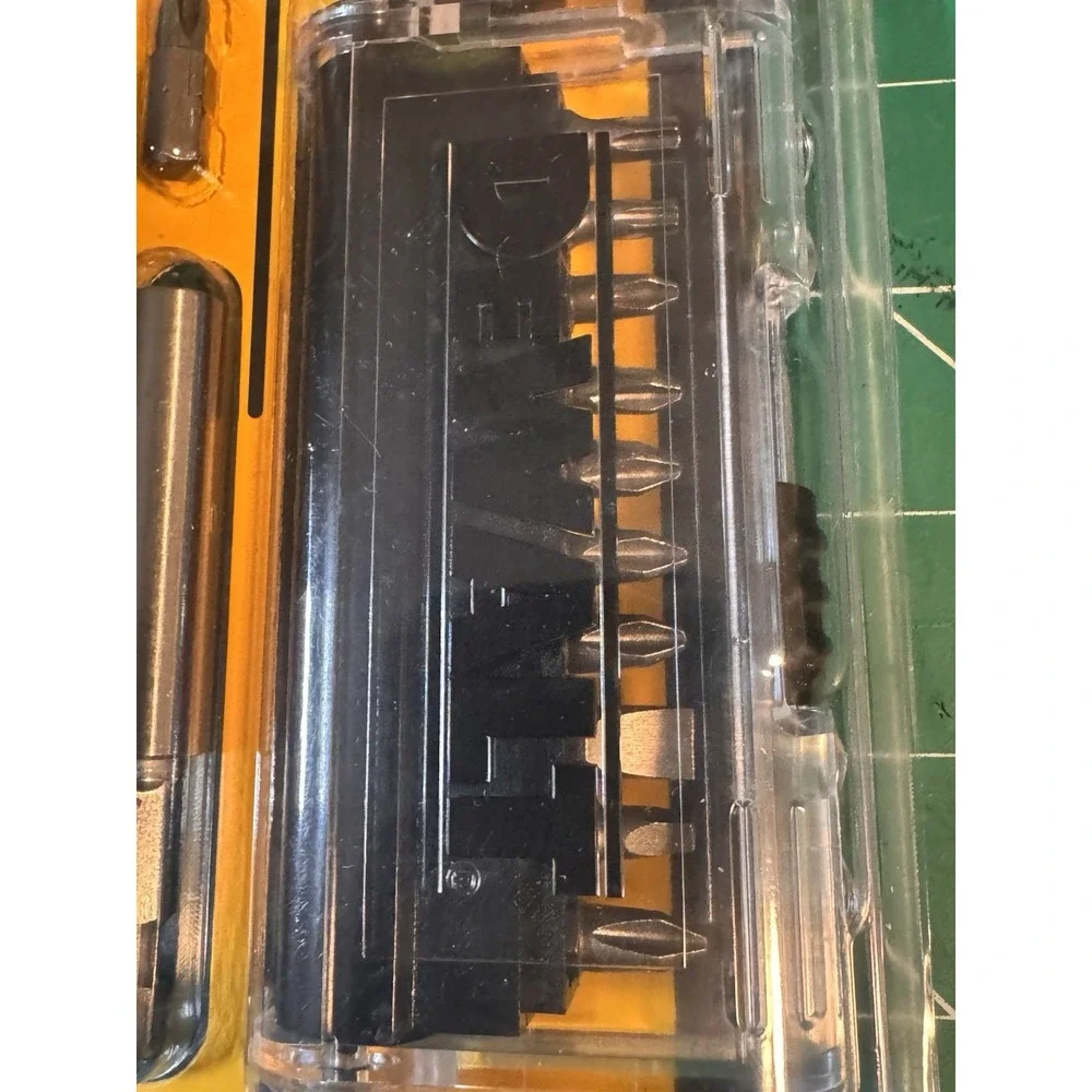 DeWalt 14-Piece Hand Tool Set w/Screwdriver, Torx, Square Bits & Case DW2099 NEW